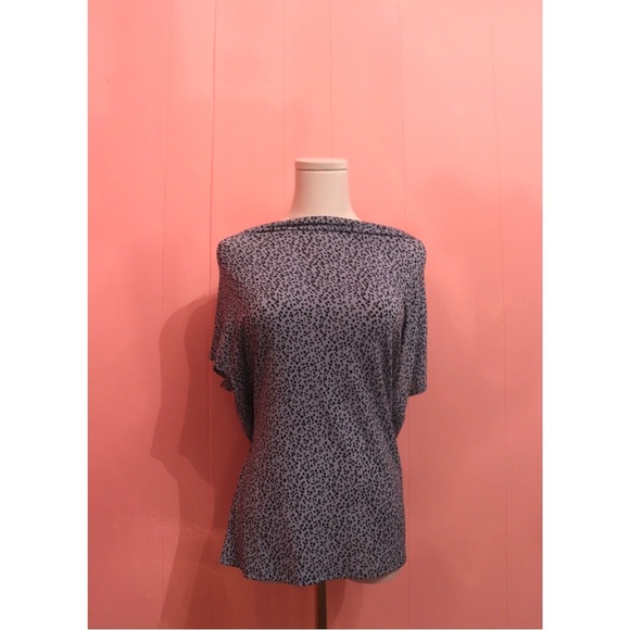 Suzy Shier Black and Gray Patterned Blouse - Picture 2 of 5